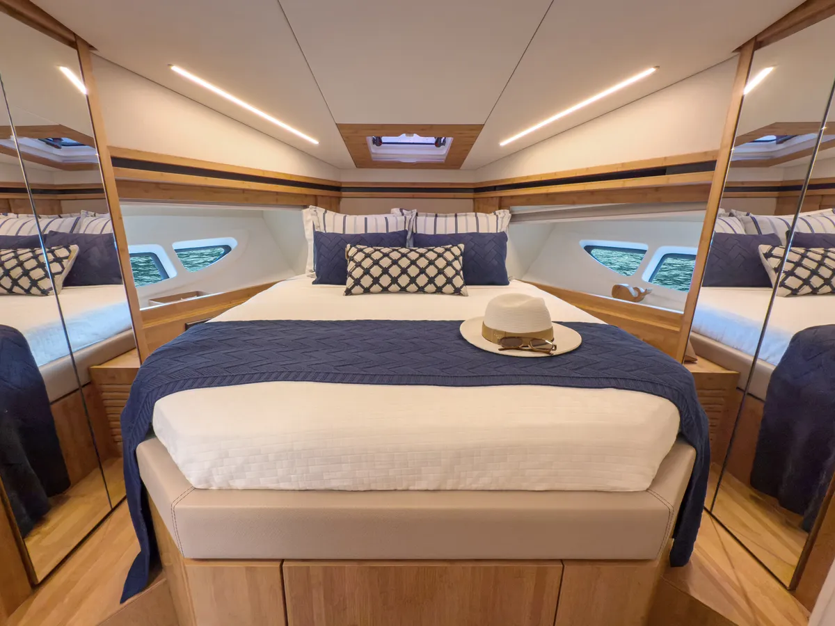 Intermarine 45 — Suítes (1 de 3)