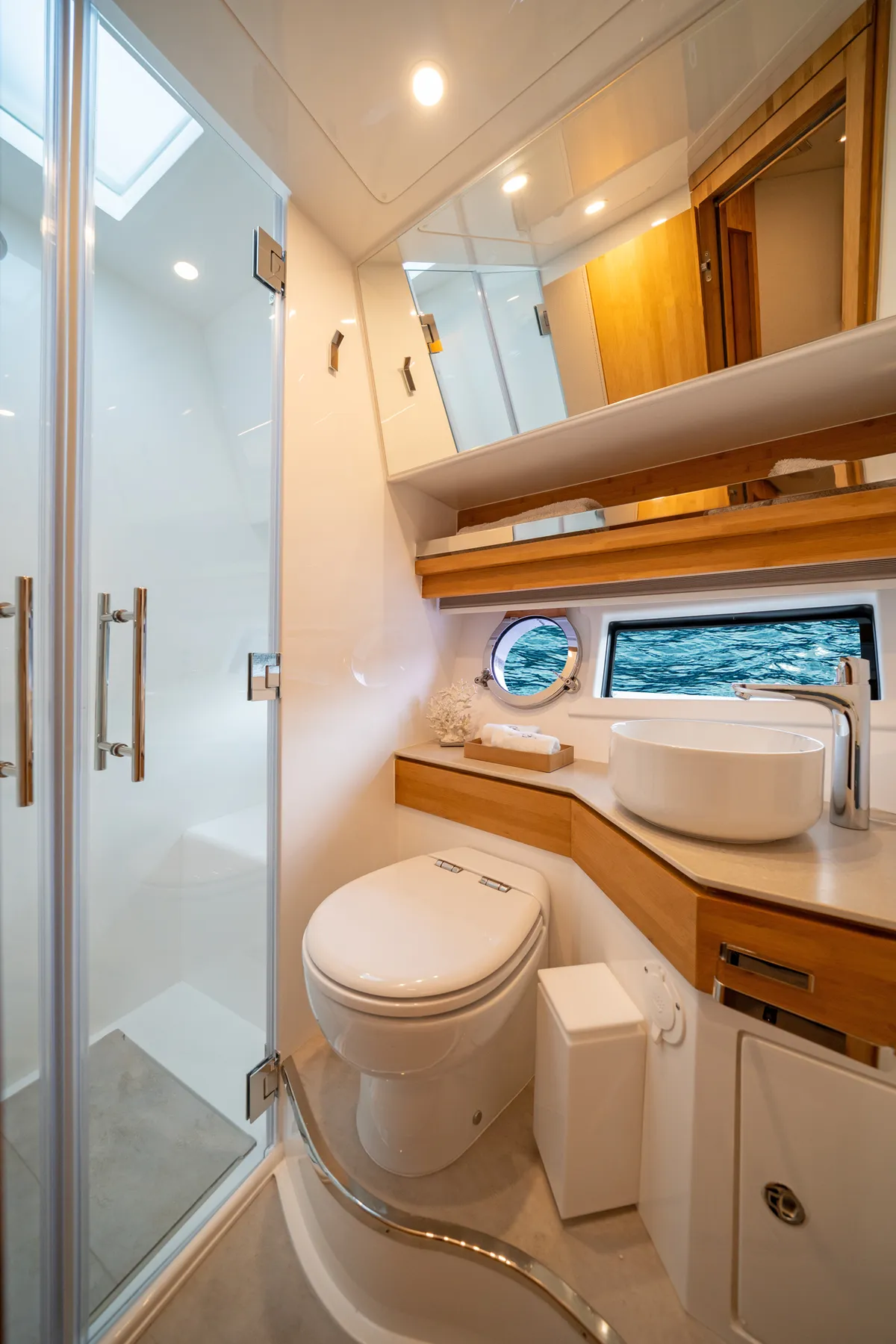 Intermarine 45 — Suítes (3 de 3)