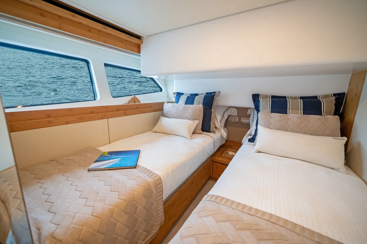 Intermarine 45 — Suítes (2 de 3)