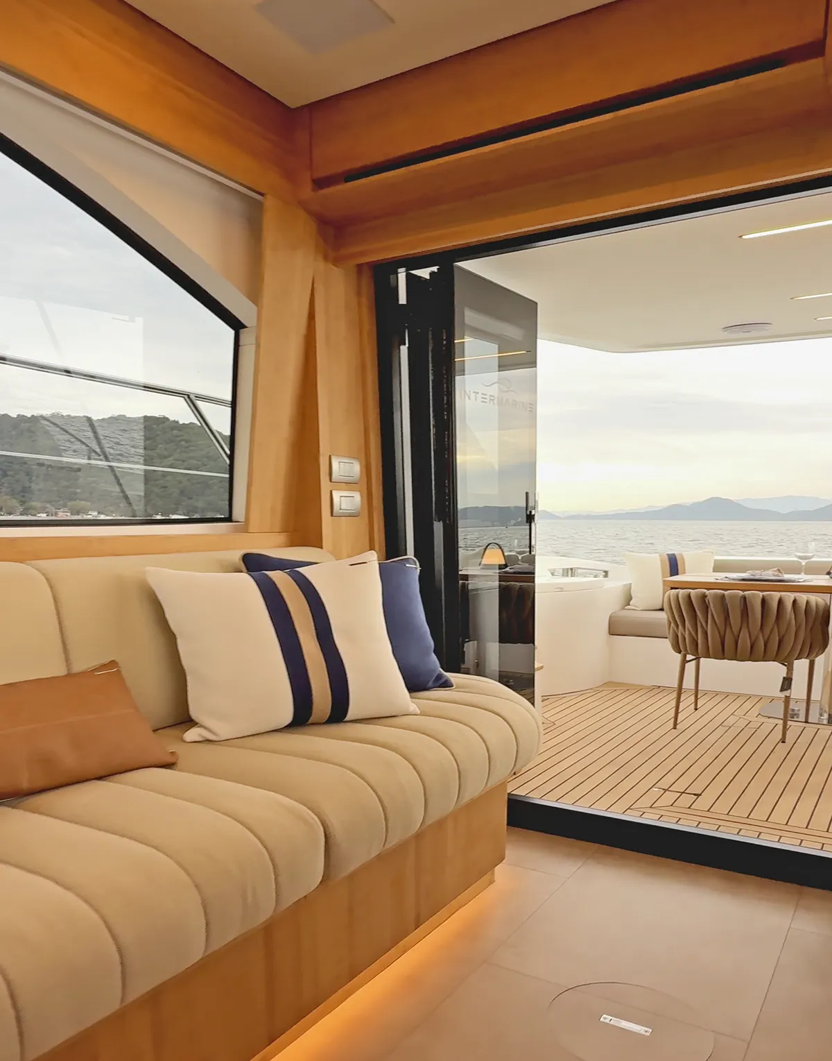 Intermarine 45 — Salão (3 de 5)