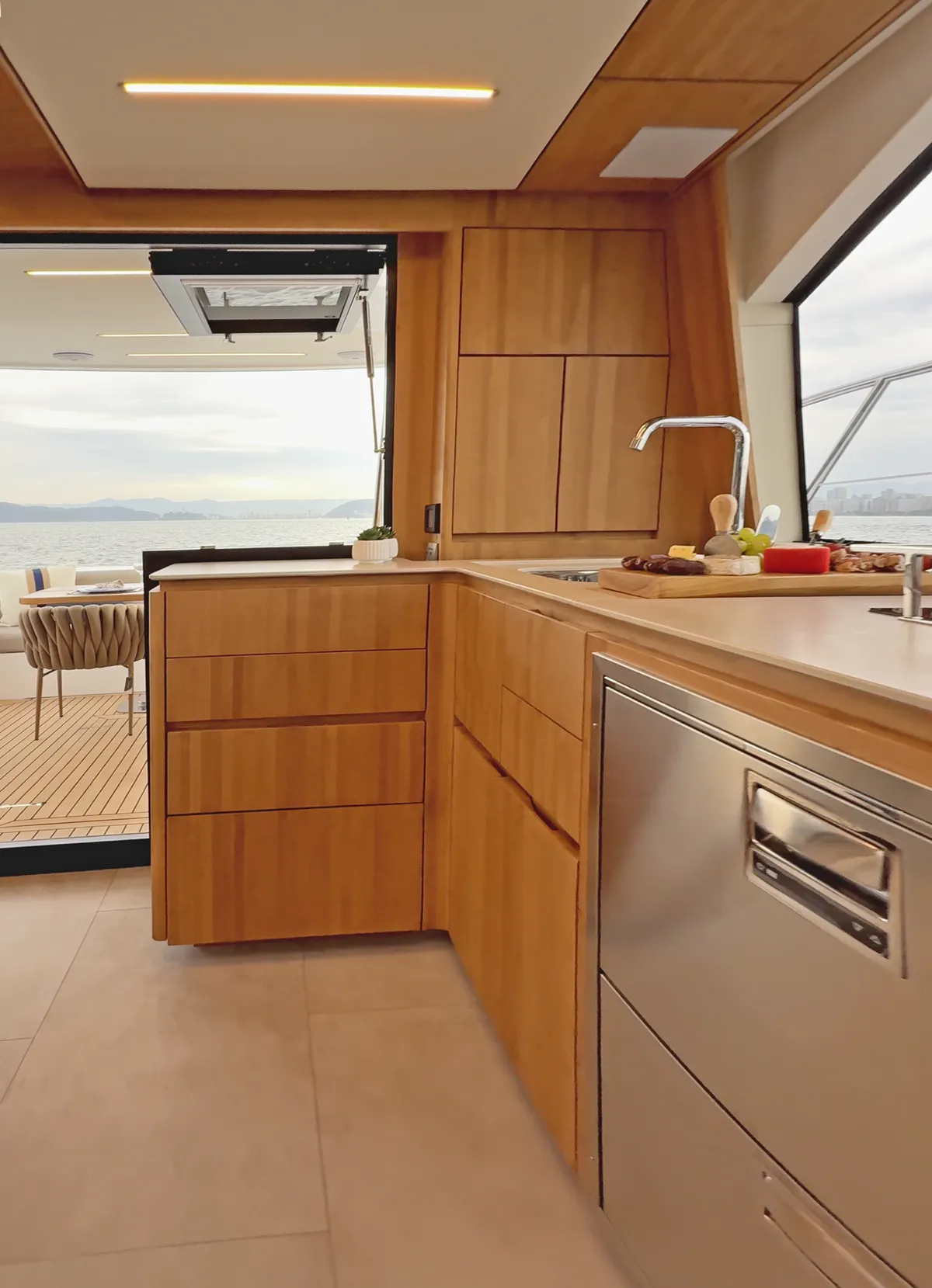 Intermarine 45 — Salão (4 de 5)